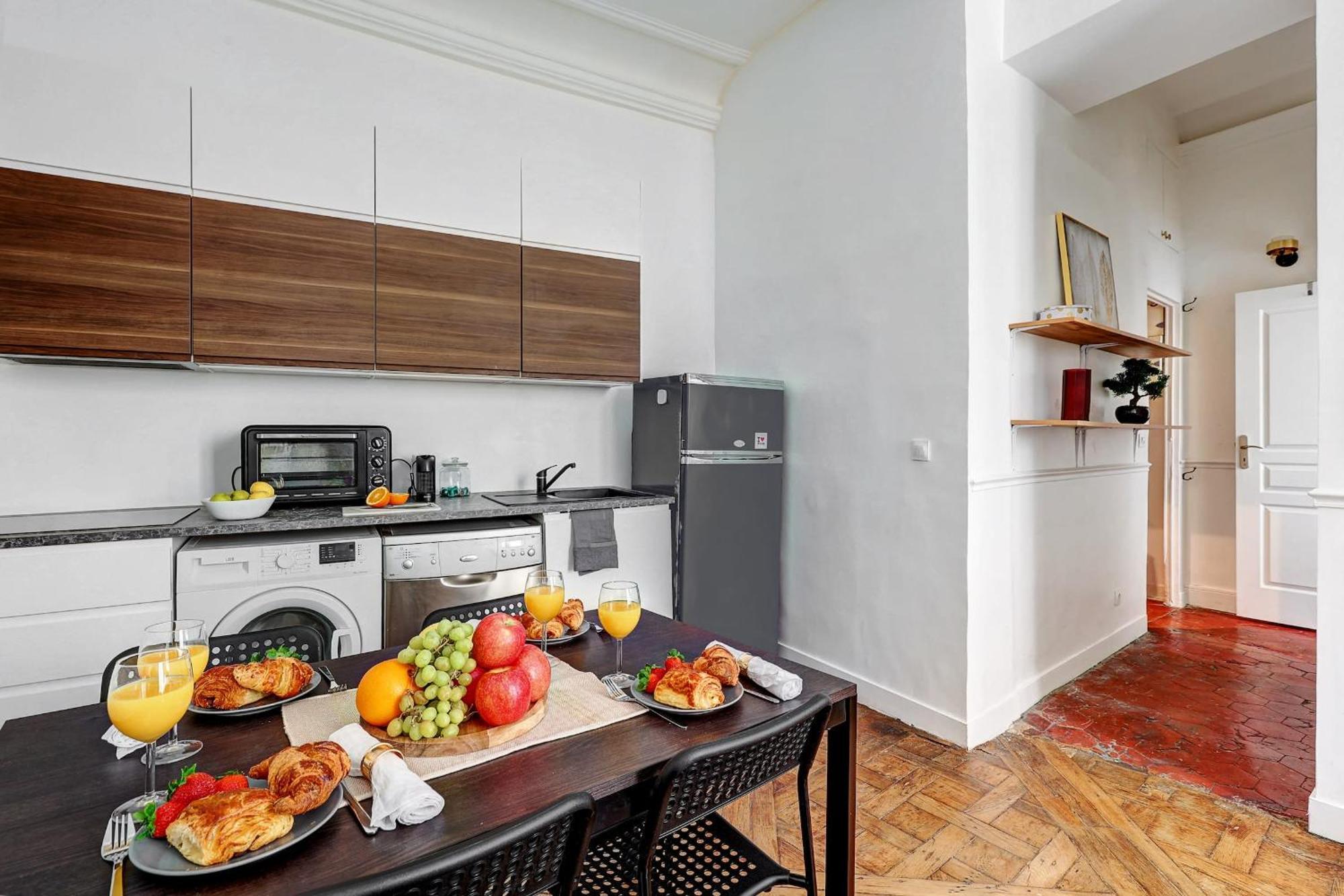 Eiffel Tower & Invalides - 1Br - Cityapartmentstay Parigi Esterno foto
