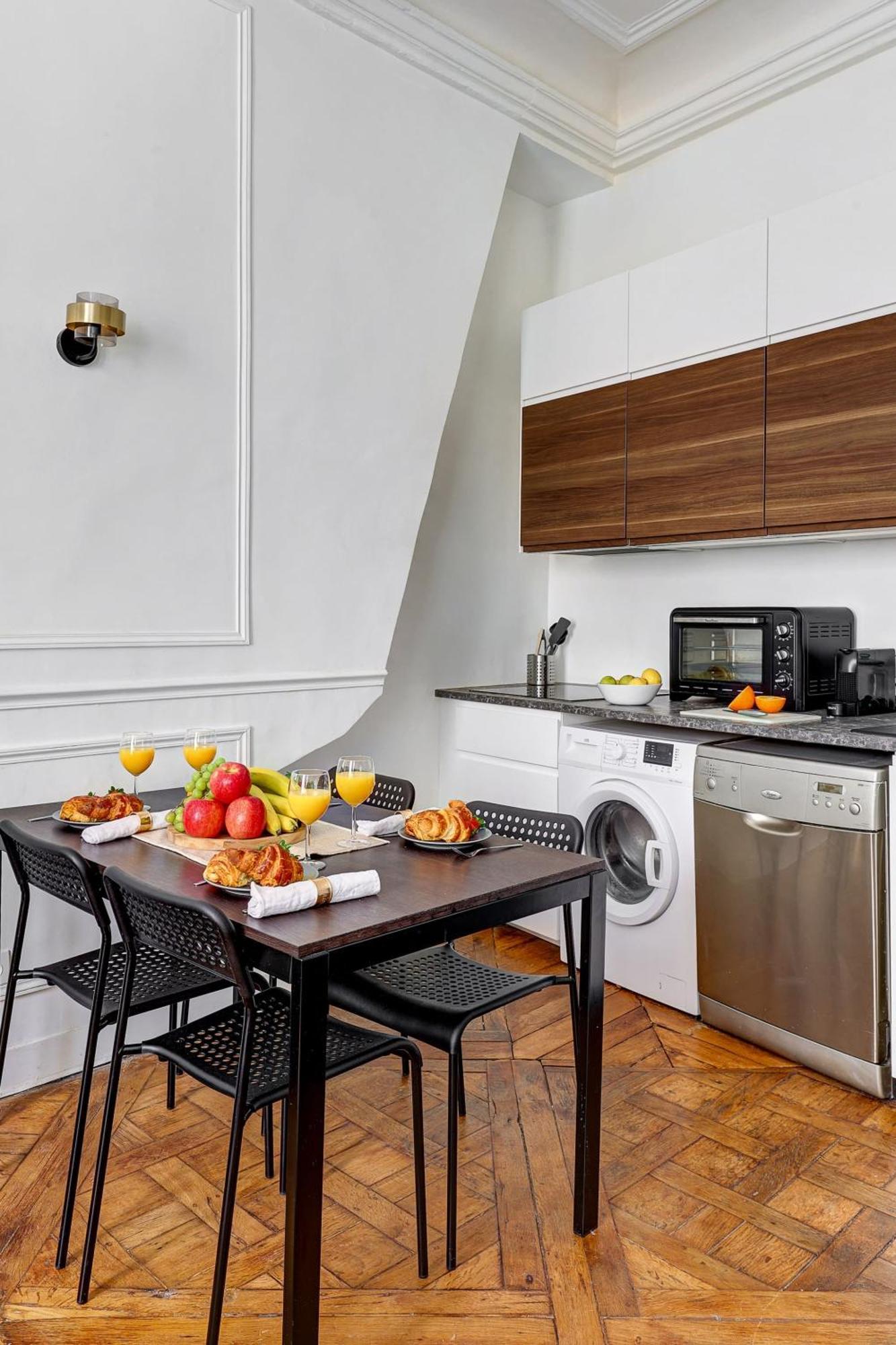 Eiffel Tower & Invalides - 1Br - Cityapartmentstay Parigi Esterno foto